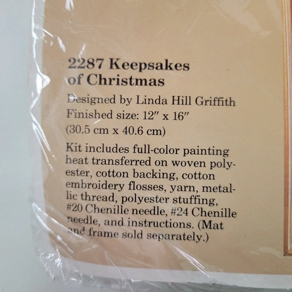 Creative Circle Keepsakes of Christmas Embroidery Kit 2287 Linda Hill Griffith